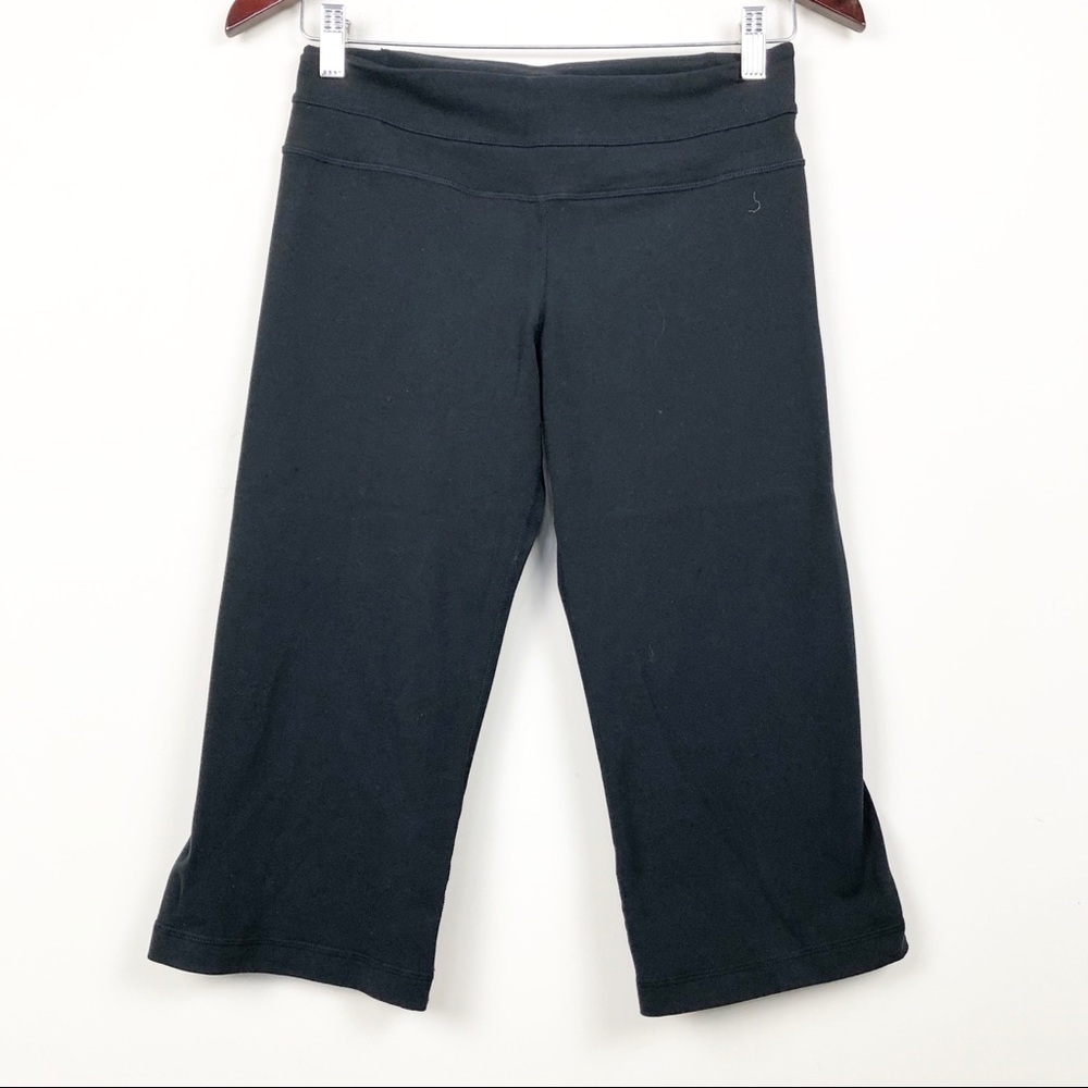 Lululemon Groove Crop in Black Size 6 Women's - Picture 2 of 6